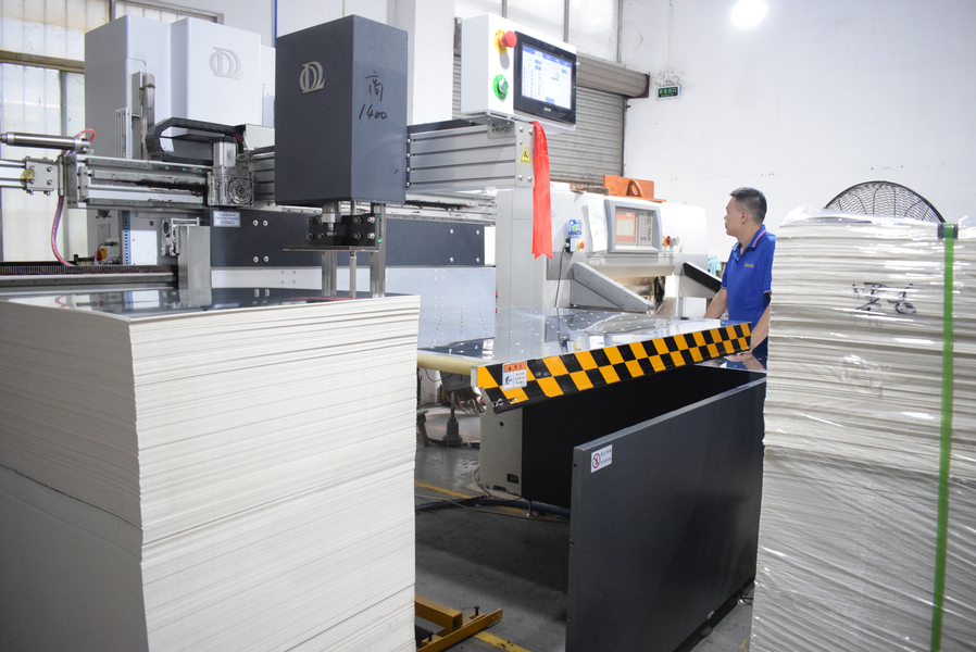 GUANGZHOU YM PACKAGE PRODUCTS CO.,LTD. производственная линия производителя