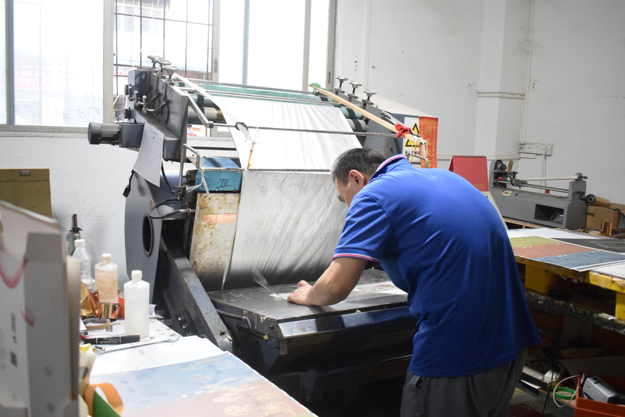 GUANGZHOU YM PACKAGE PRODUCTS CO.,LTD. производственная линия производителя
