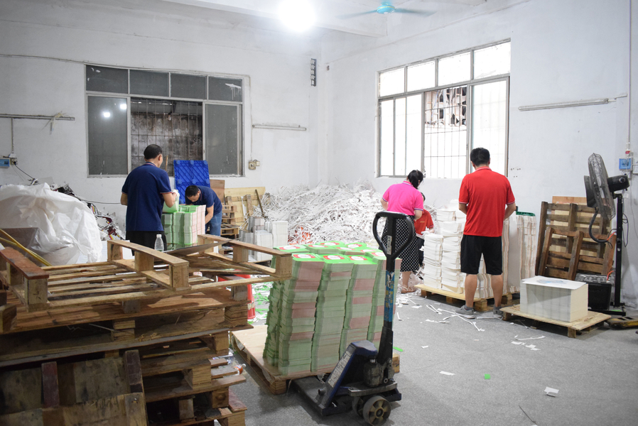 GUANGZHOU YM PACKAGE PRODUCTS CO.,LTD. производственная линия производителя