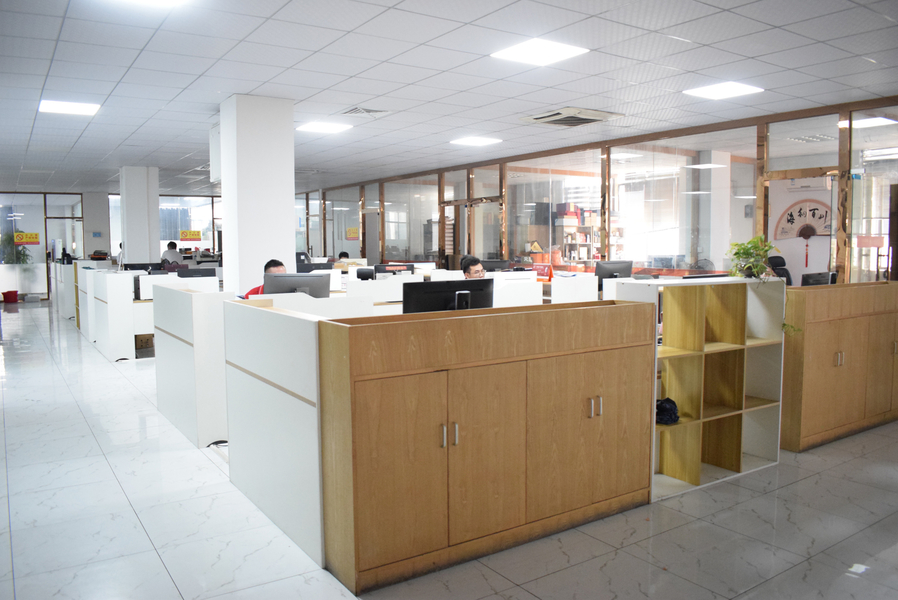 GUANGZHOU YM PACKAGE PRODUCTS CO.,LTD. производственная линия производителя