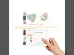Персонализированный блокнот A5 в монохромной цветовой гамме для продуктивности и организации